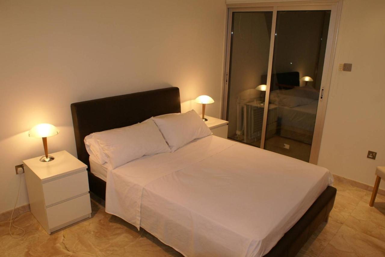 Amathusia Beach Apartment Limassol Exterior photo