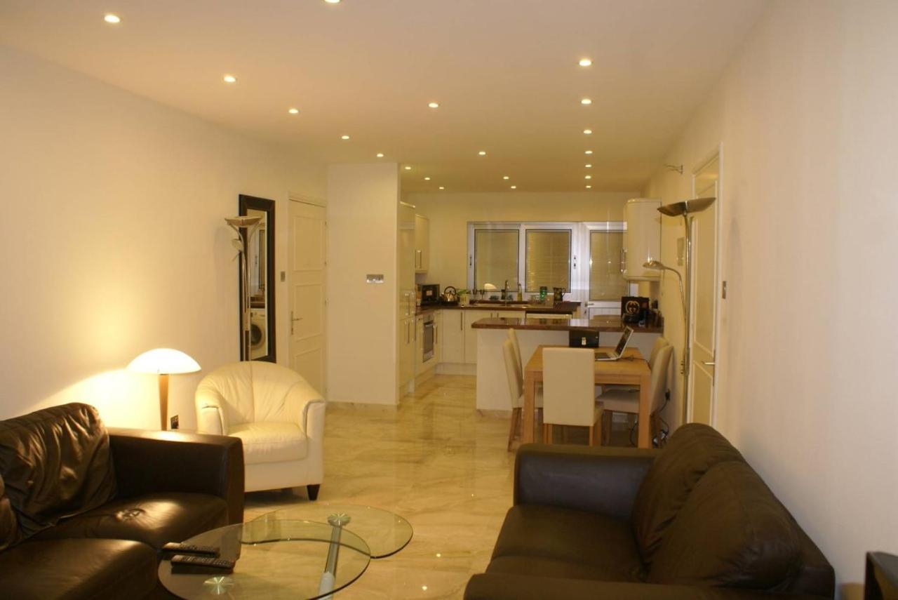 Amathusia Beach Apartment Limassol Exterior photo